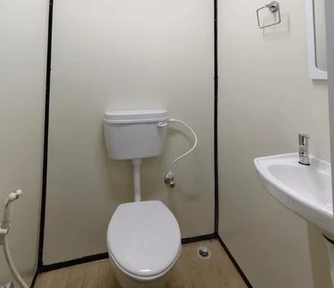 Toilet Cabin – Deluxe